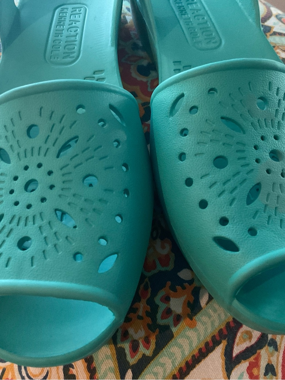 Kenneth Cole Reaction turquoise Fine EVA platform wedges, new